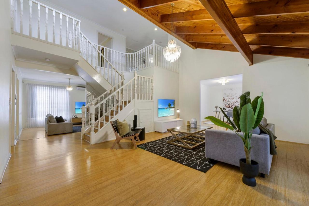 12 Mins To Mel Airport-Good Wood House Daire St Albans Dış mekan fotoğraf