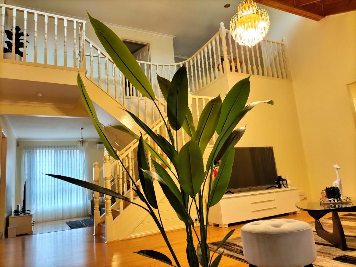 12 Mins To Mel Airport-Good Wood House Daire St Albans Dış mekan fotoğraf